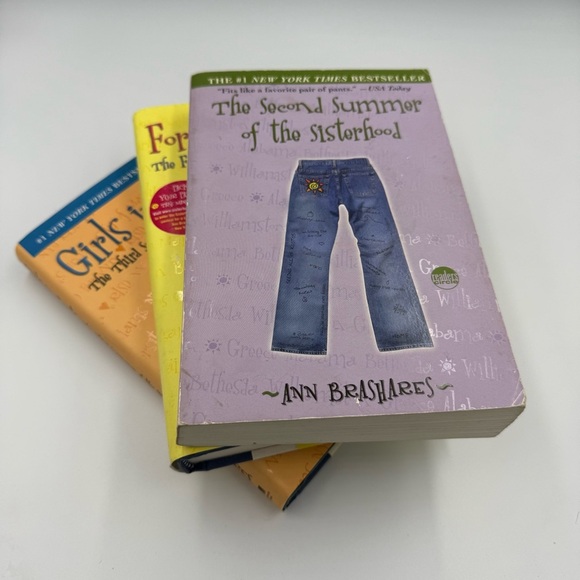 Other - Sisterhood of the Traveling Pants 2-4 Bundle